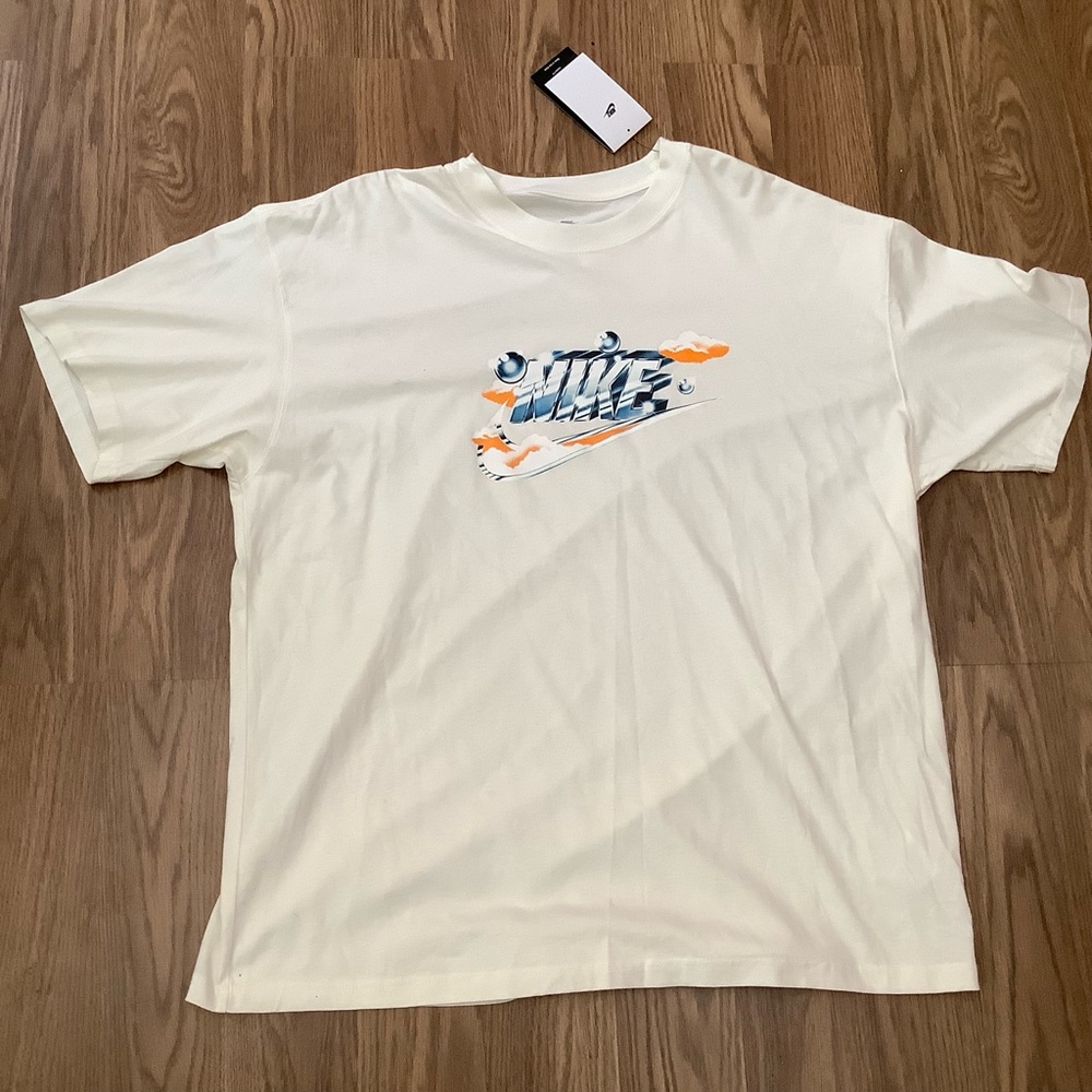 Nike Tee Sportswear Max90 Cloud Graphic Mens XL Sail Glow in Dark NWT FZ7968-133